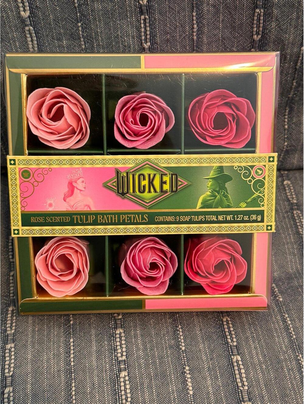 Wicked theme bath soap petals new in box